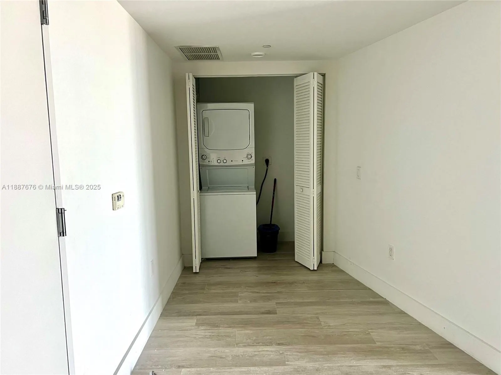 121 NE 34th St, #1114