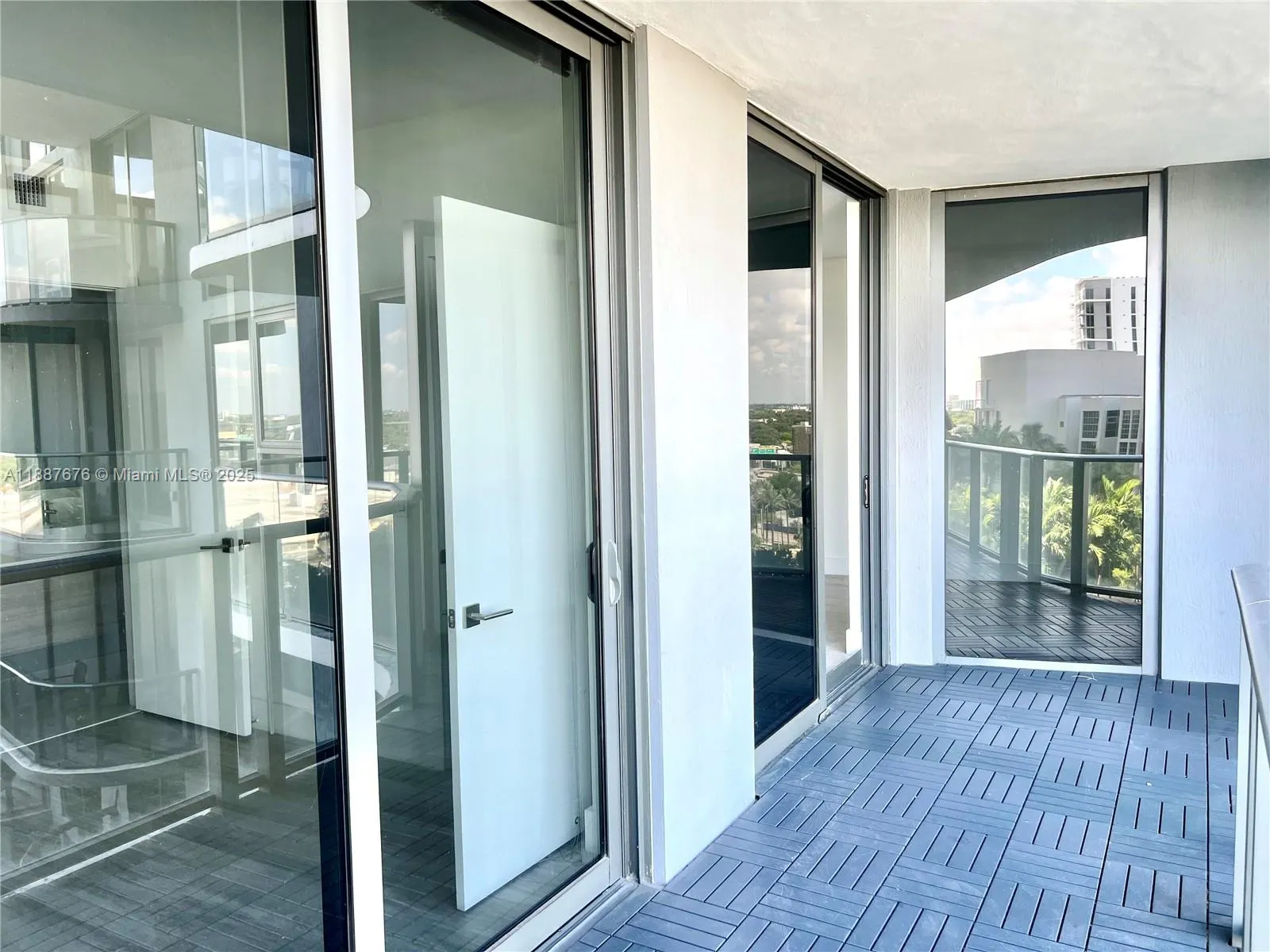 121 NE 34th St, #1114