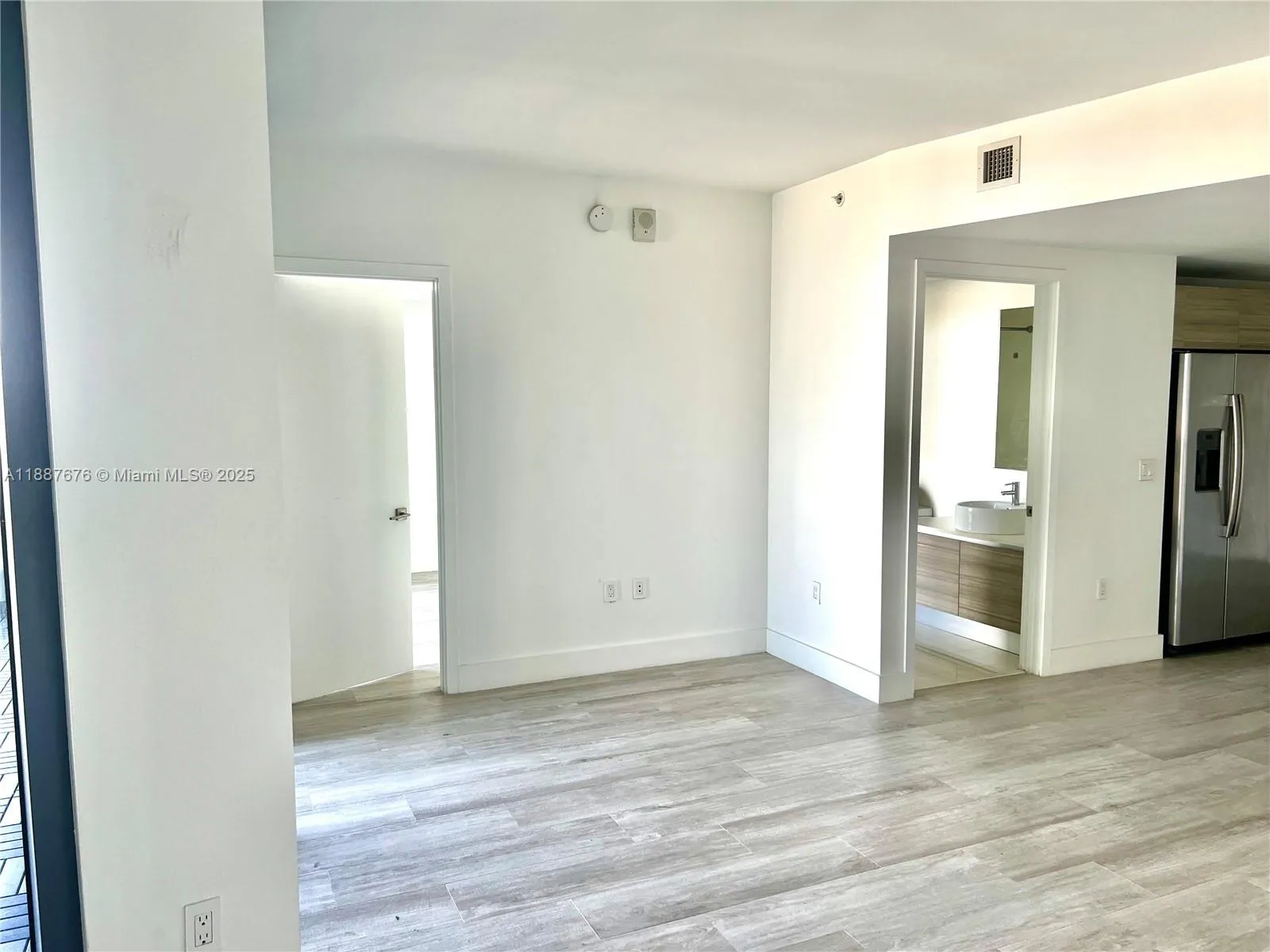 121 NE 34th St, #1114