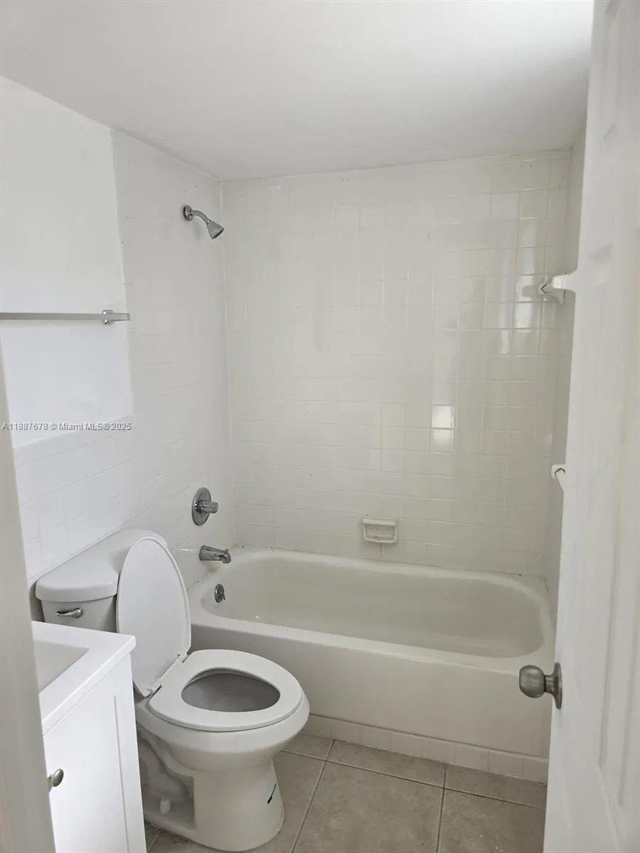 1829 N A St, #5