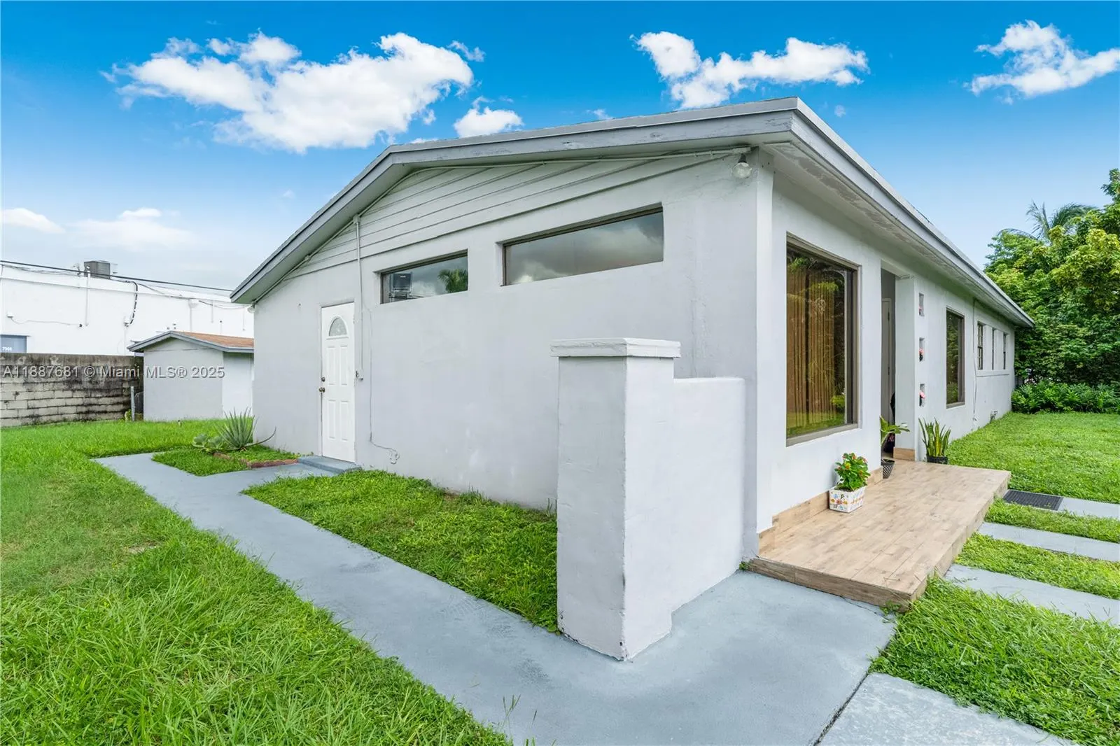 7945 SW 9th Ter
