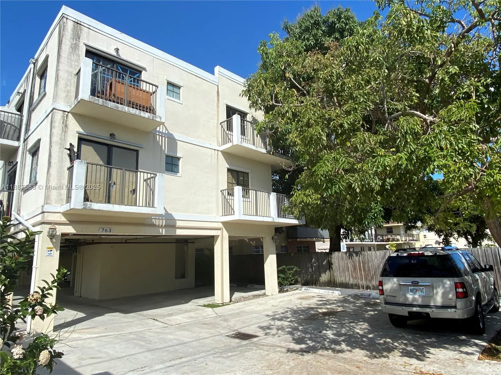 763 SW 5th St