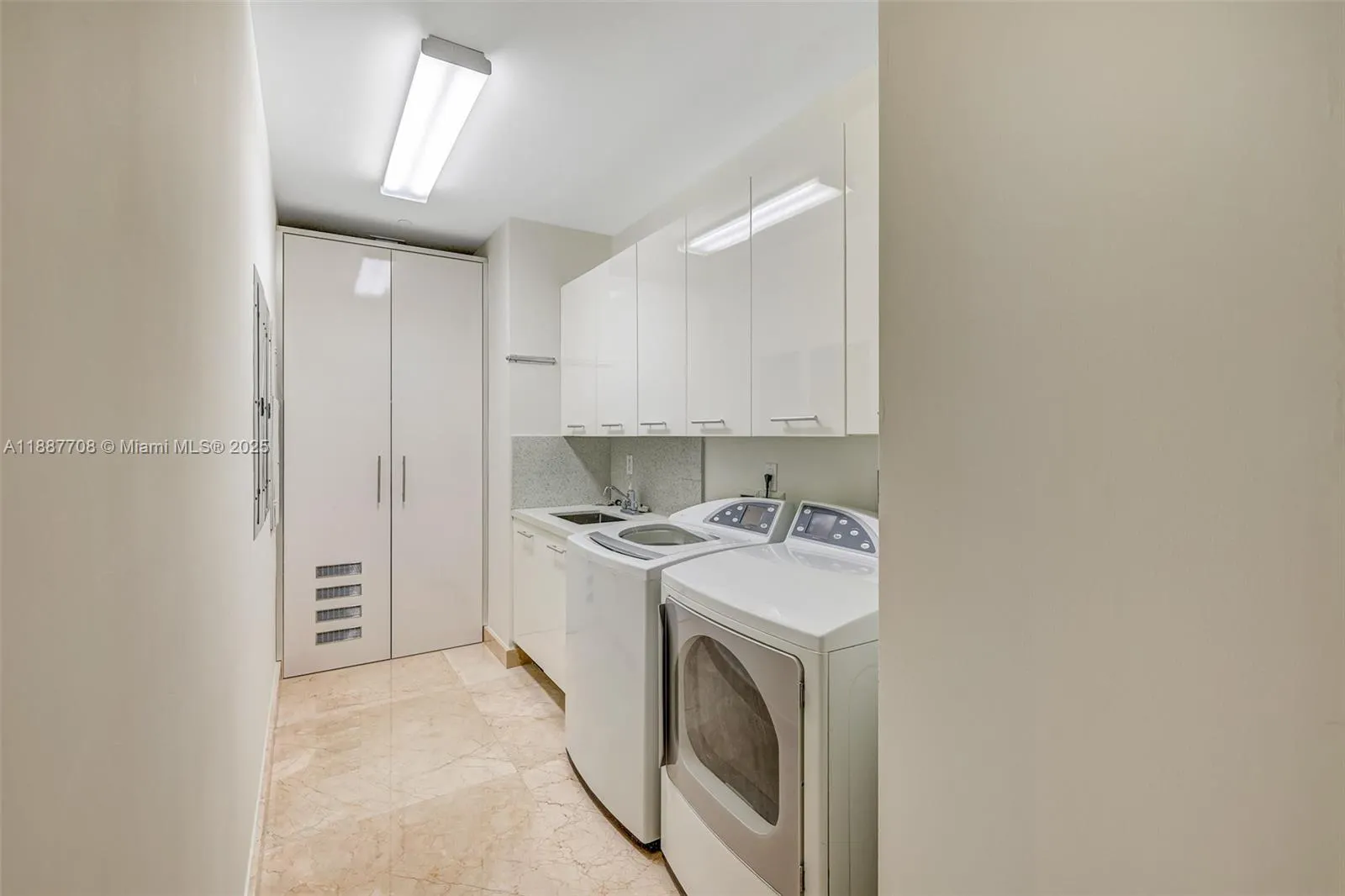 2711 S Ocean Dr, #3705