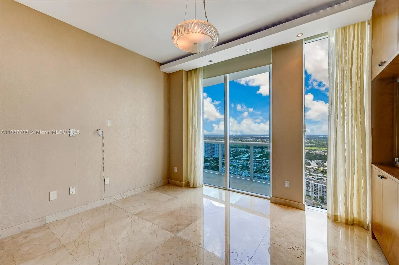 2711 S Ocean Dr, #3705