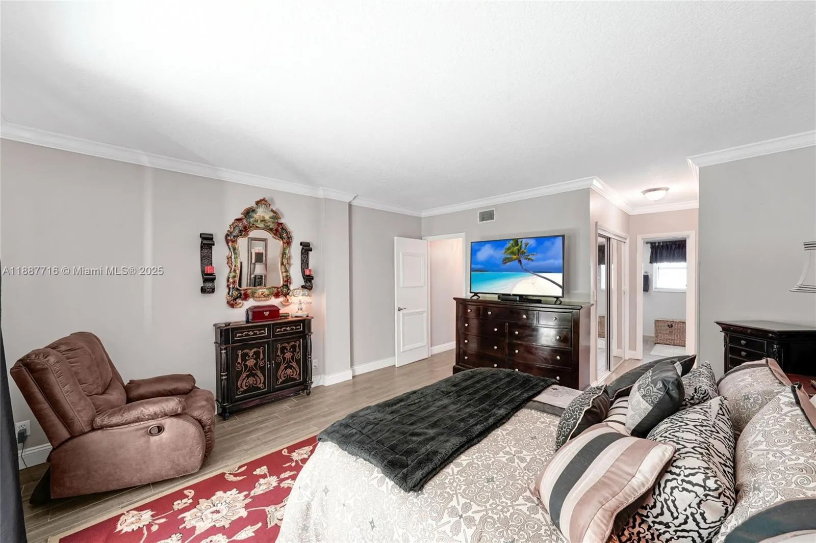 6731 Cypress Rd, #303