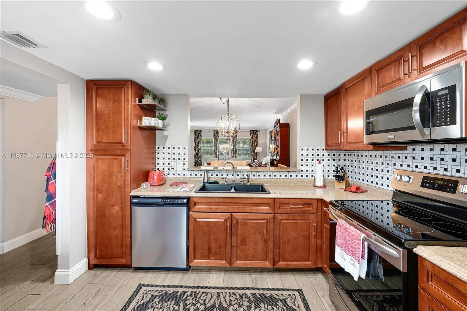 6731 Cypress Rd, #303