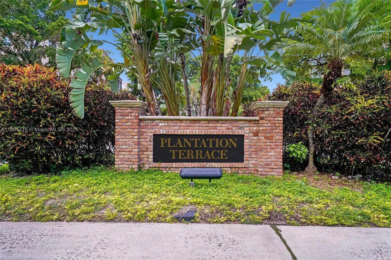 6731 Cypress Rd, #303