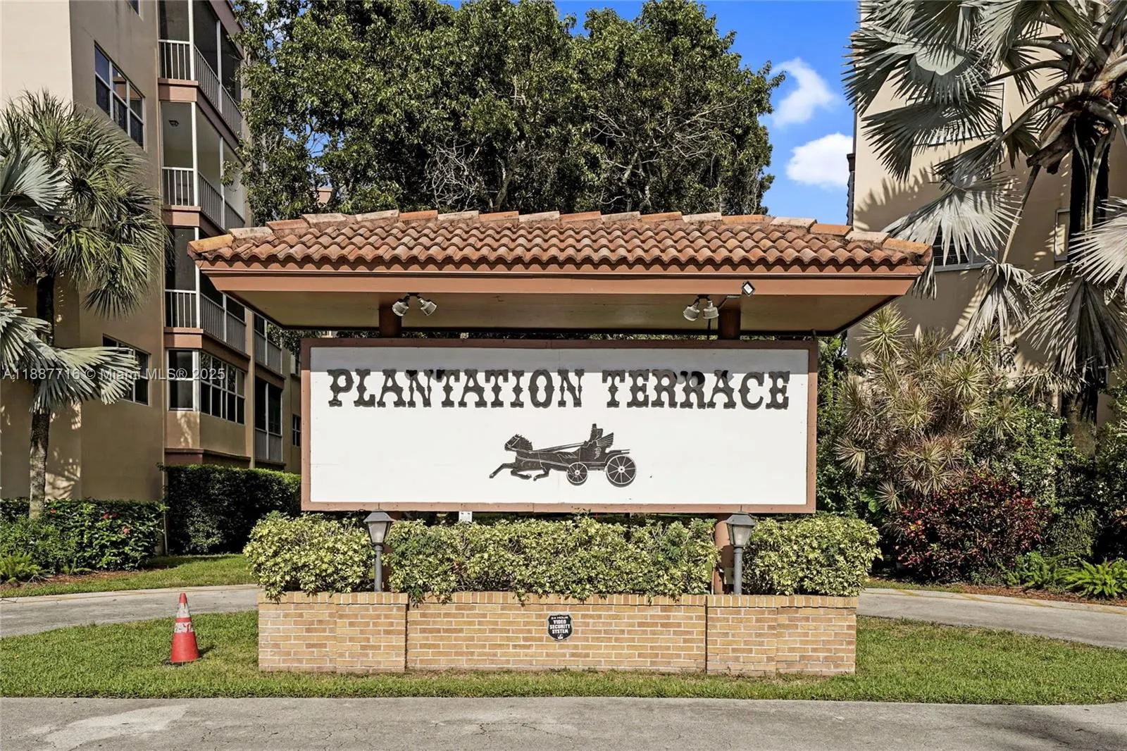 6731 Cypress Rd, #303