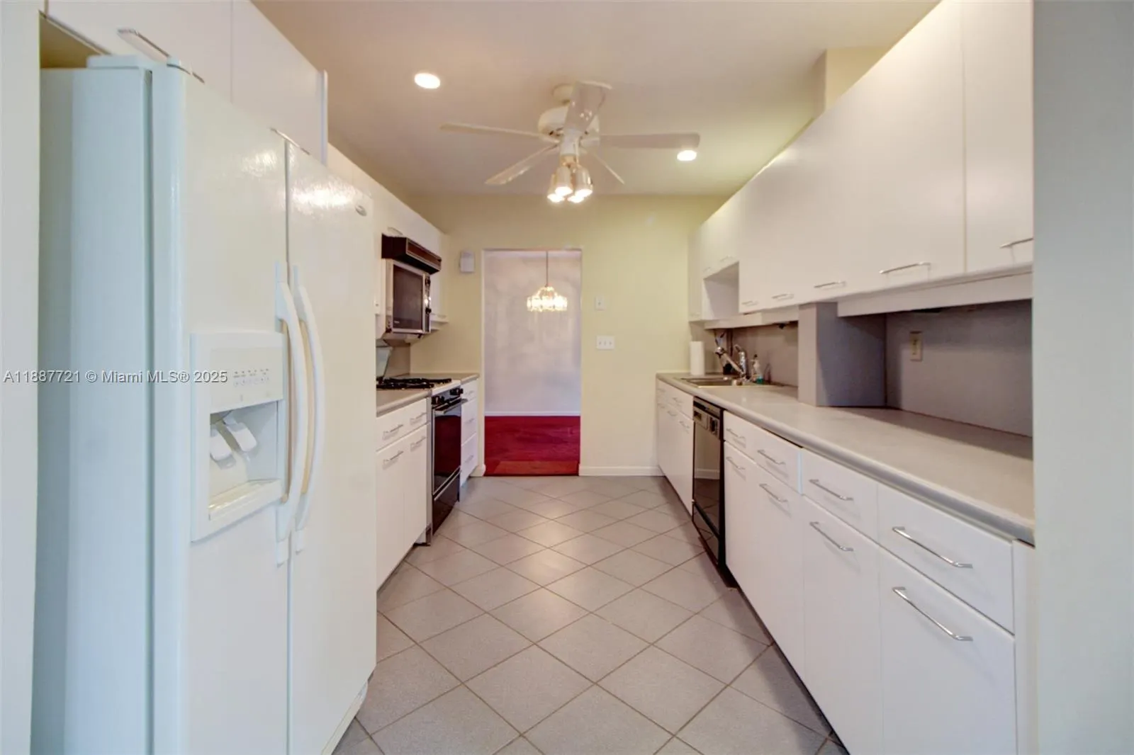 19550 Belview Dr
