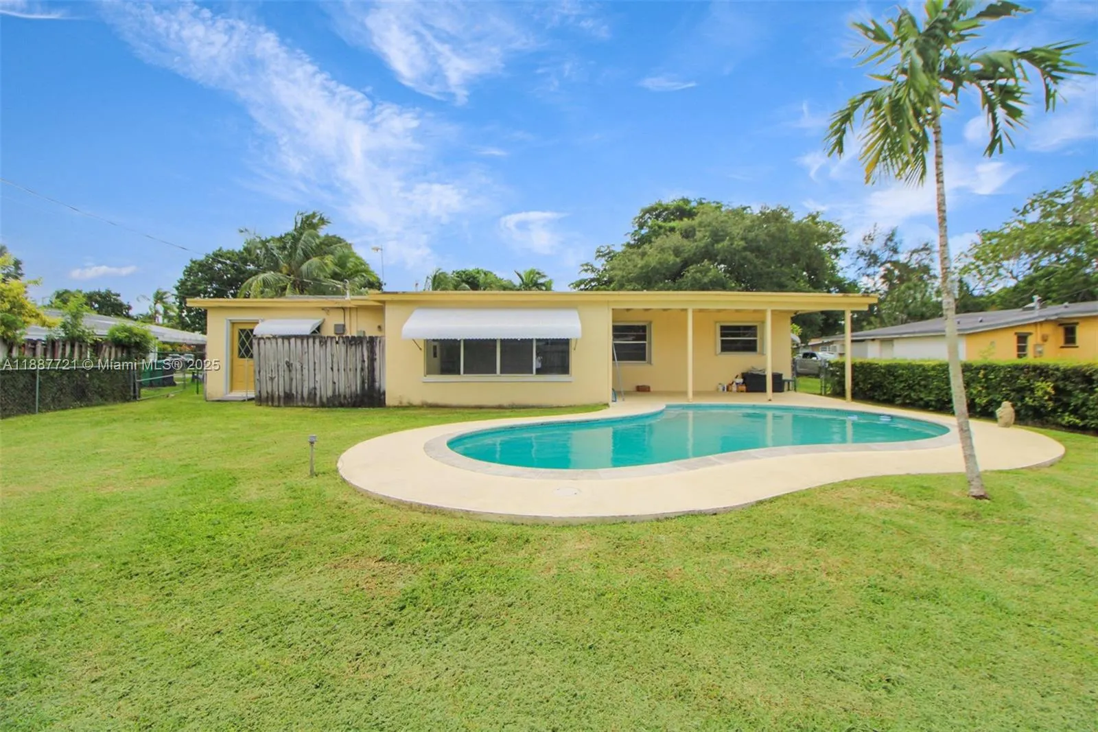 19550 Belview Dr