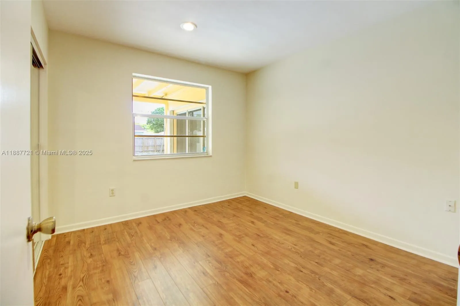 19550 Belview Dr