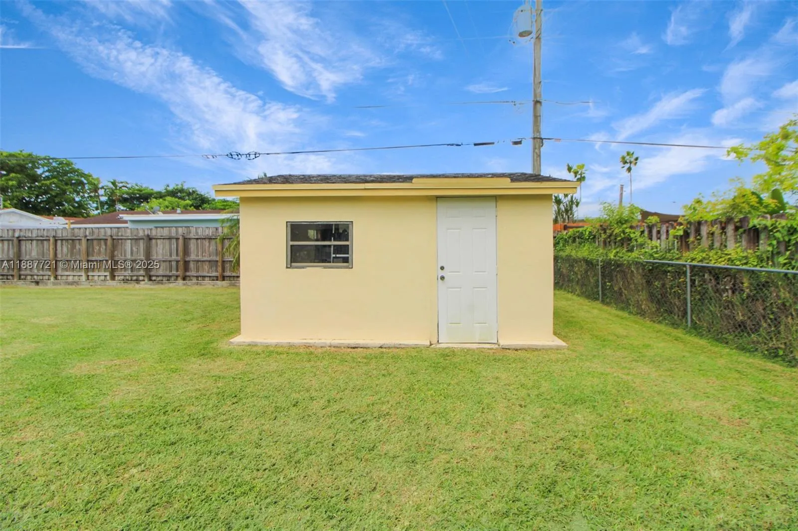 19550 Belview Dr