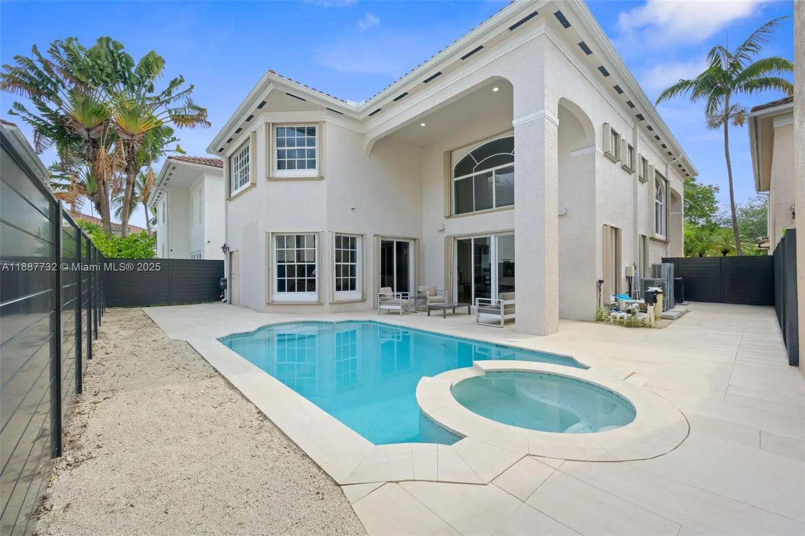19460 39th Ct
