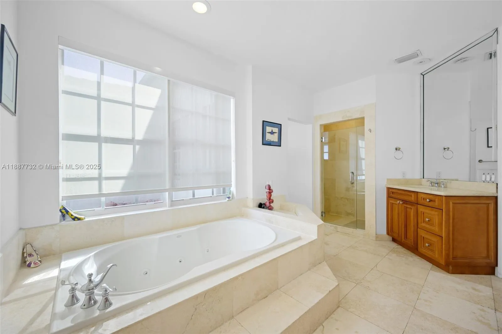 19460 39th Ct