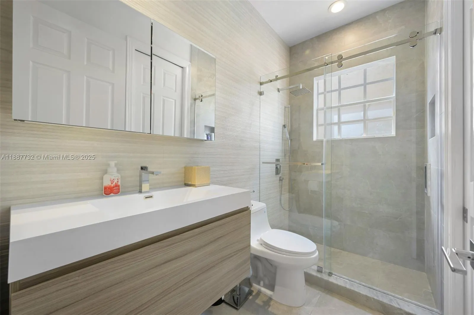 19460 39th Ct