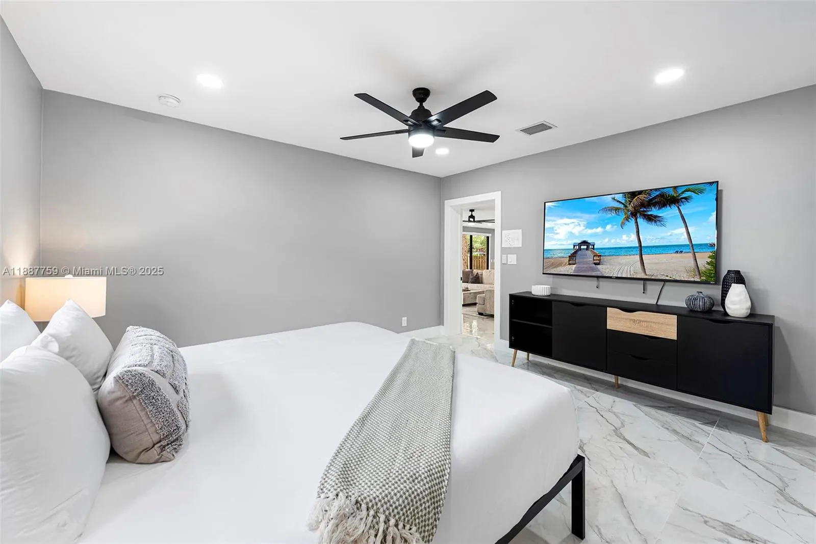 1030 SW 14th Ter, #0