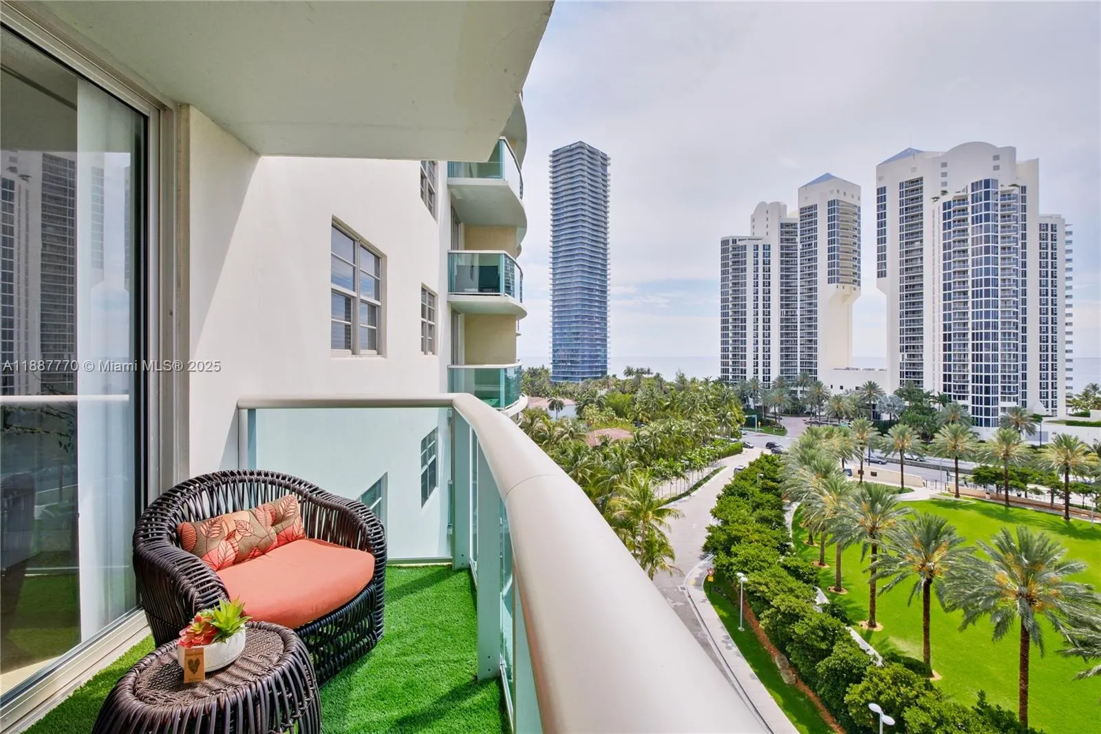19370 Collins Ave, #919