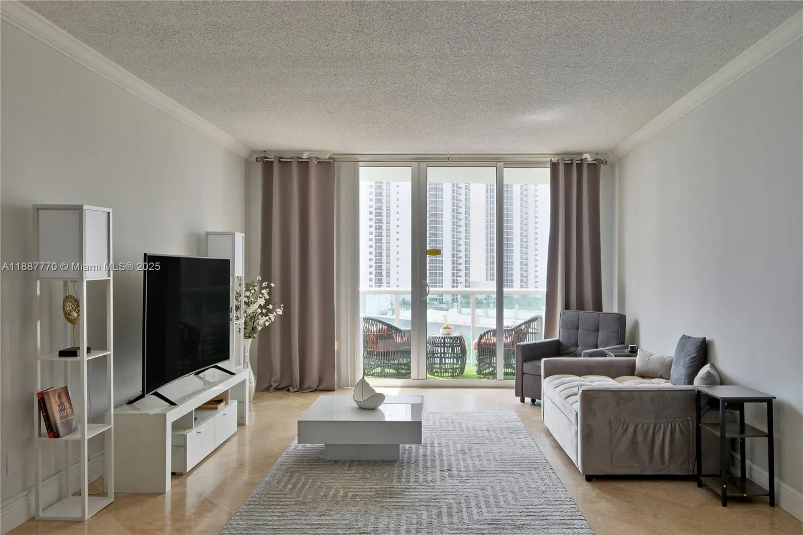 19370 Collins Ave, #919