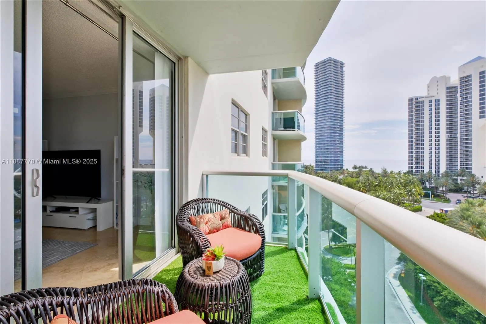 19370 Collins Ave, #919