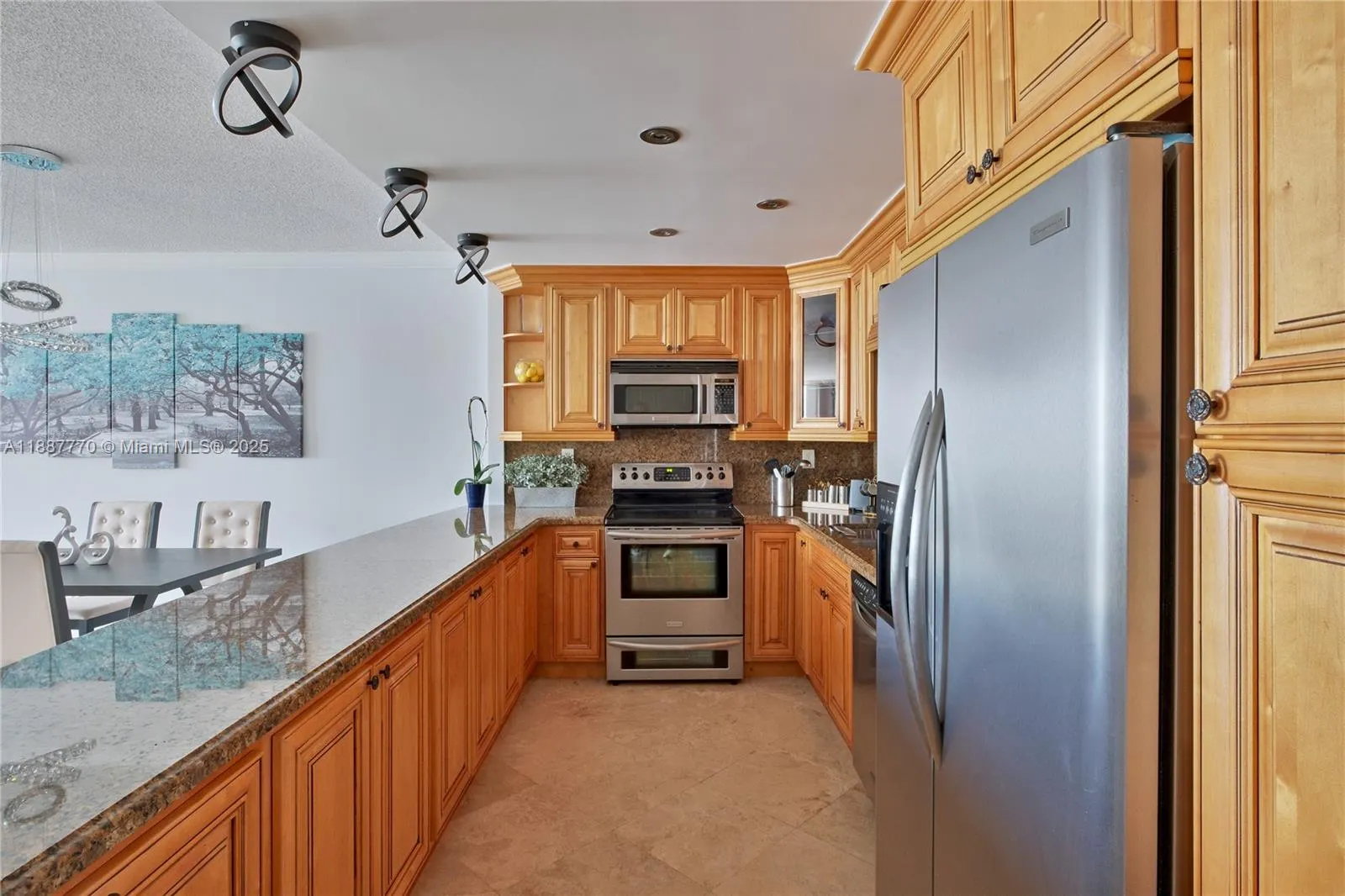 19370 Collins Ave, #919