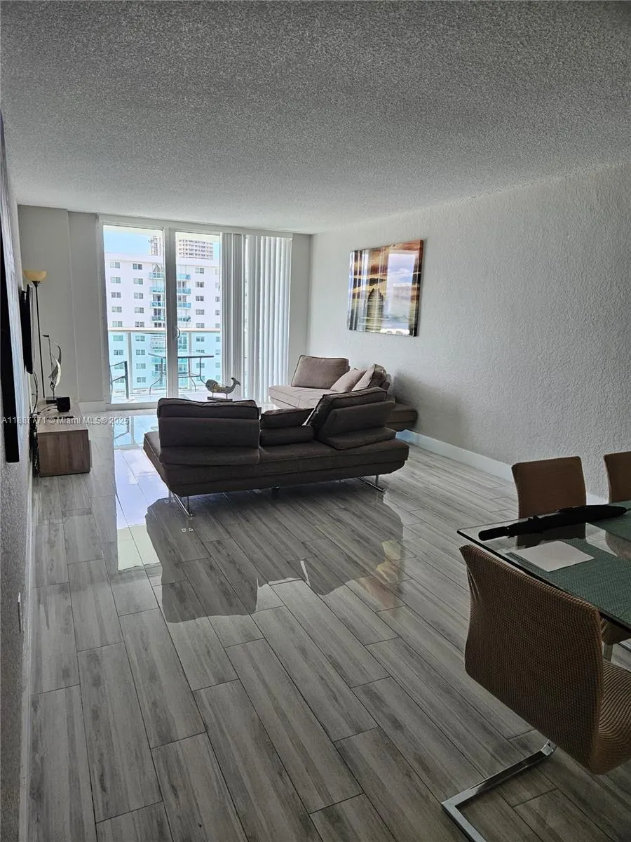 19370 Collins Ave, #1502