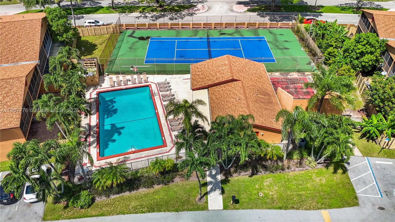 8033 NW 29th STREET