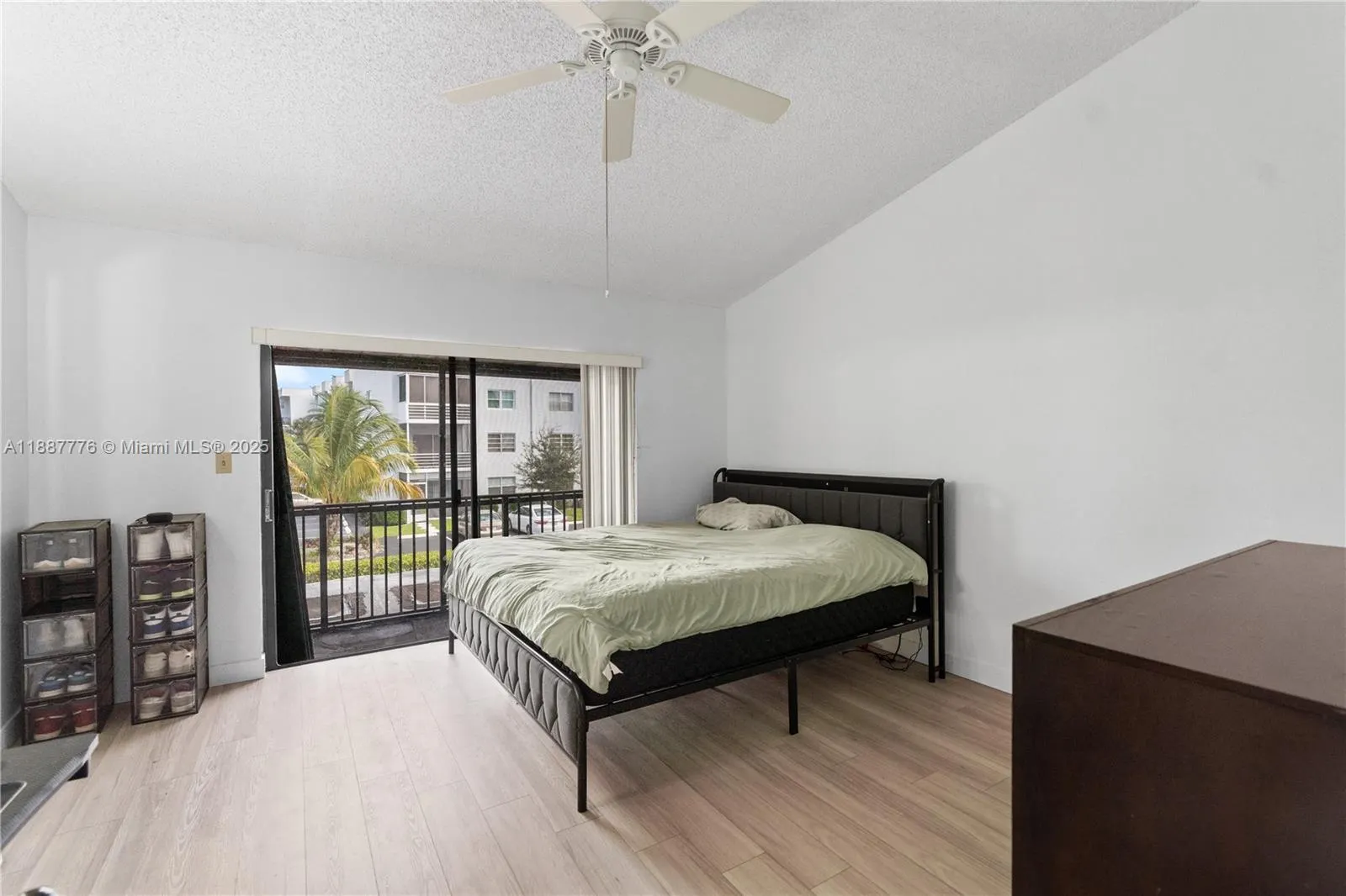 8033 NW 29th STREET