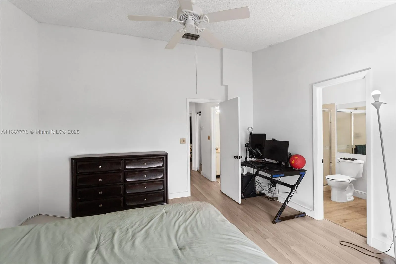 8033 NW 29th STREET