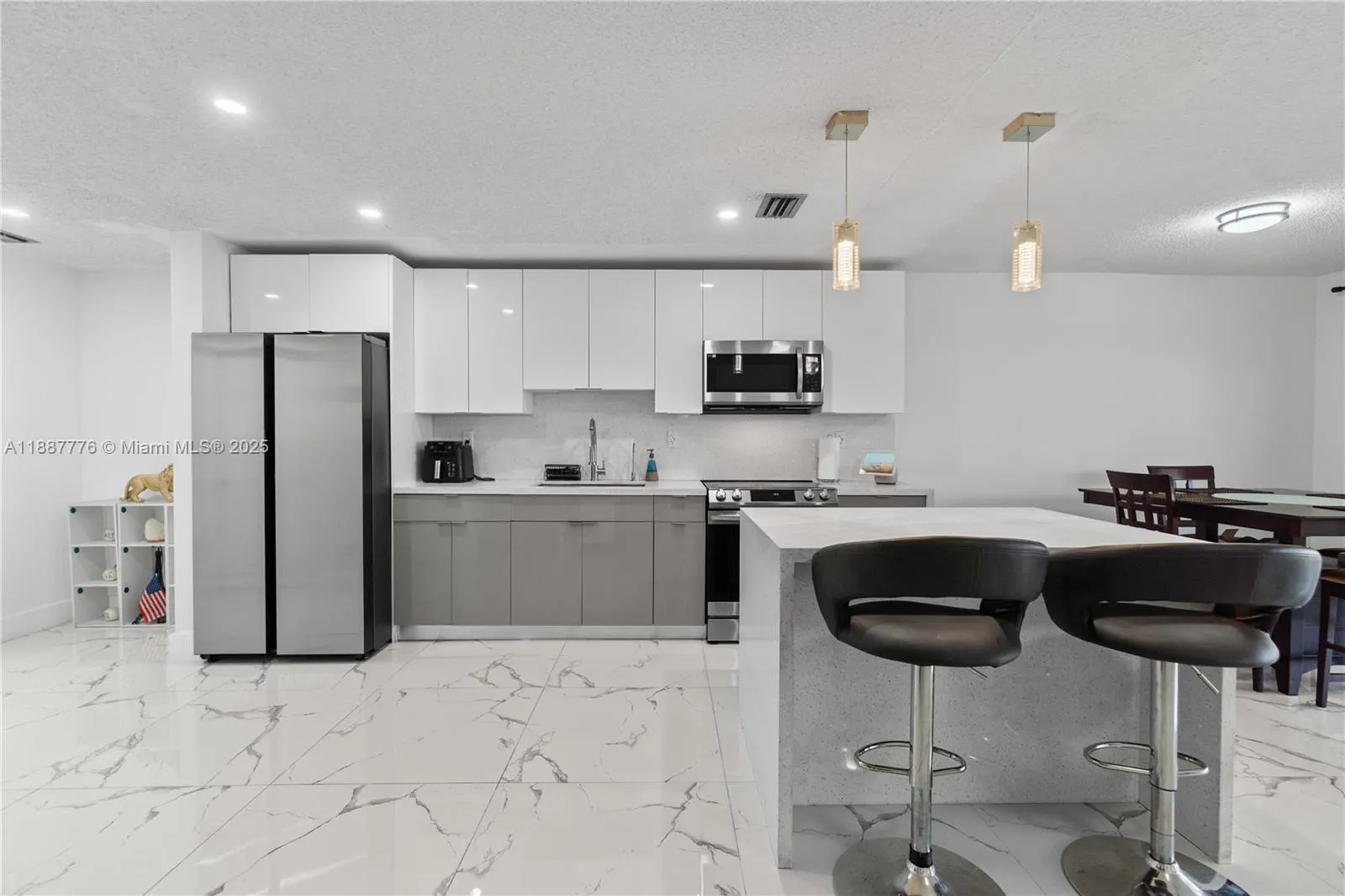 8033 NW 29th STREET