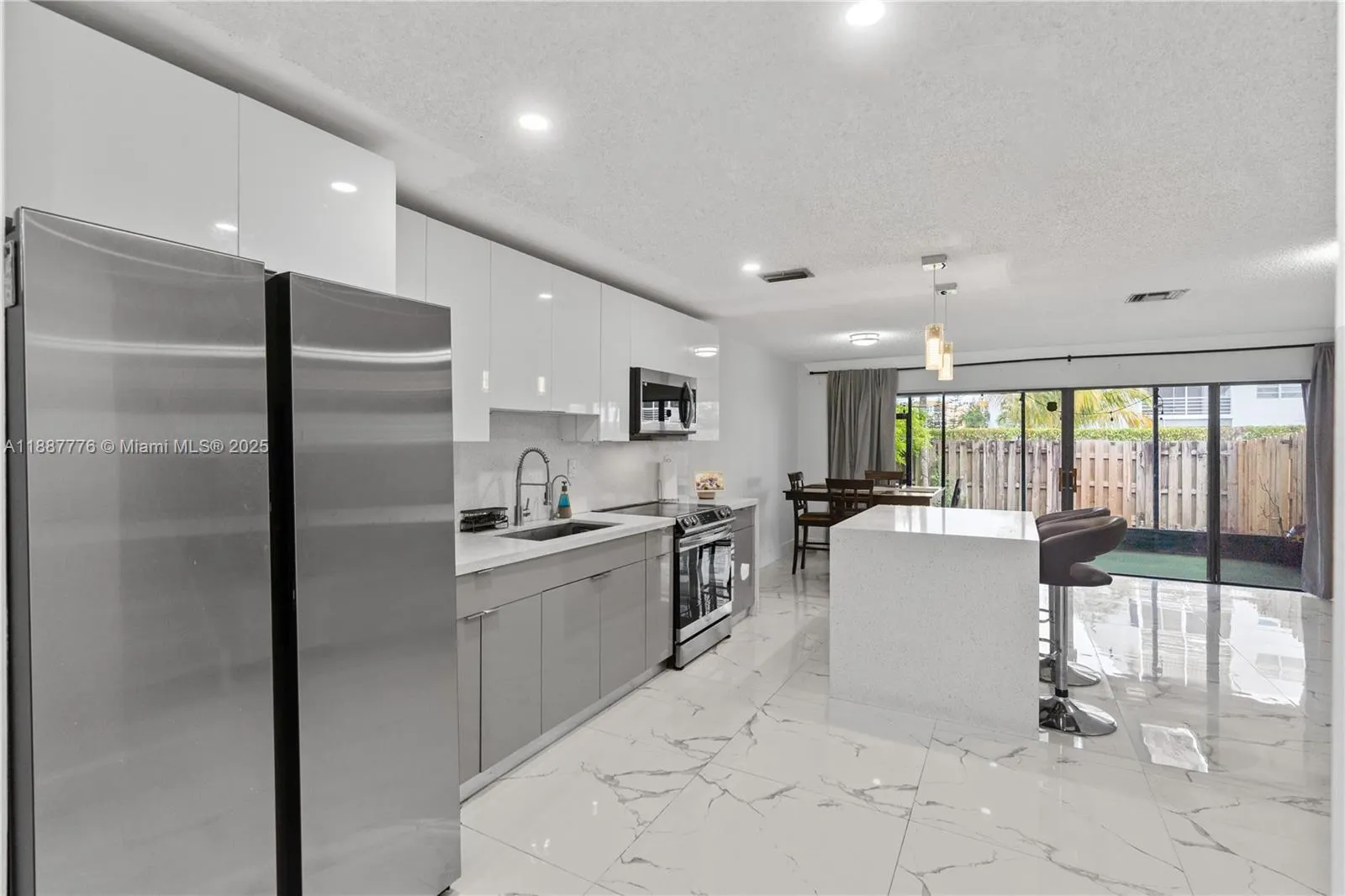 8033 NW 29th STREET