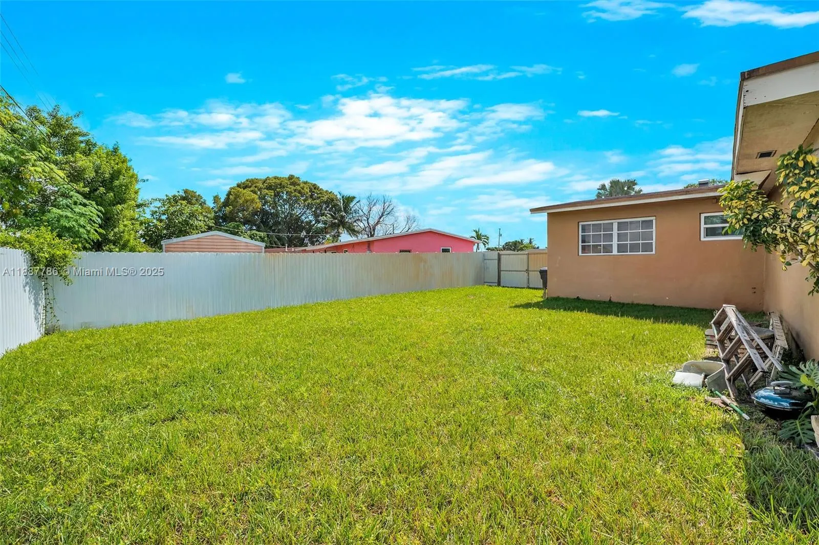 3825 NW 193rd Ter
