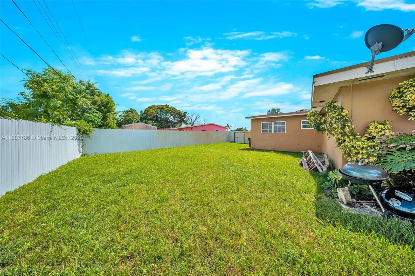 3825 NW 193rd Ter