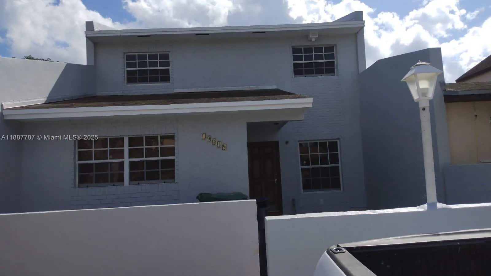 19319 NW 54th Ct