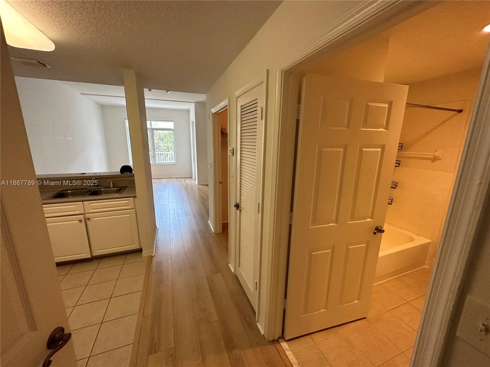 1200 Town Center Dr, #217