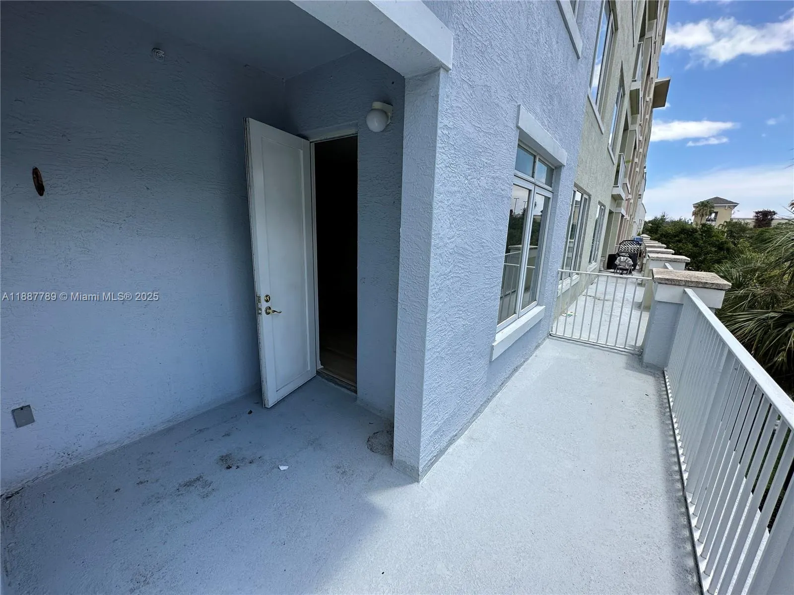 1200 Town Center Dr, #217