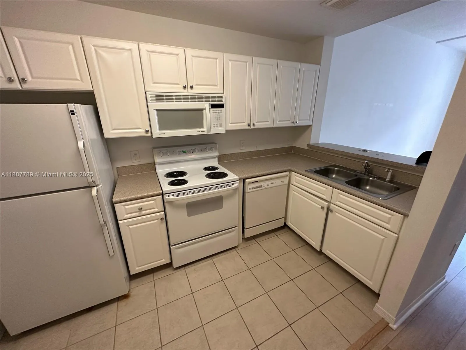 1200 Town Center Dr, #217