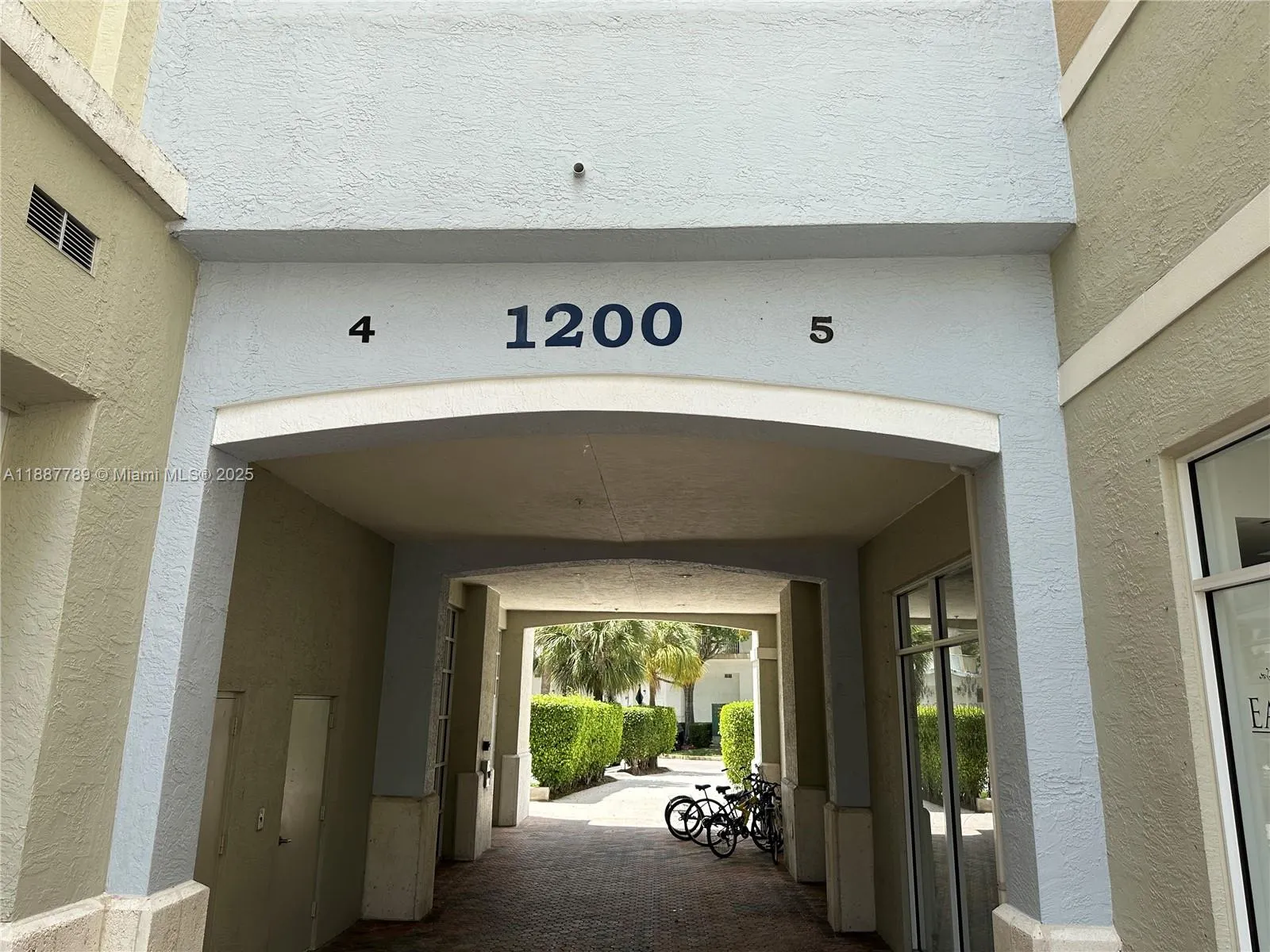 1200 Town Center Dr, #217