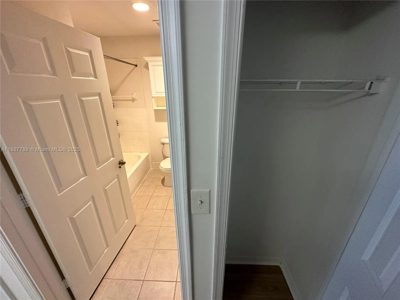 1200 Town Center Dr, #217