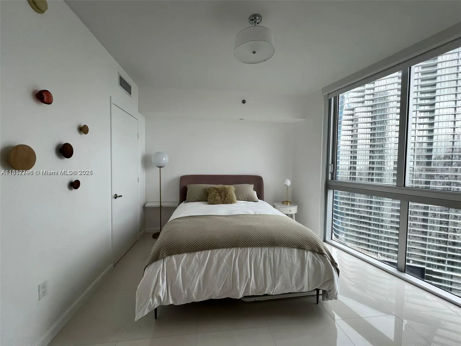 465 Brickell Ave, #3202