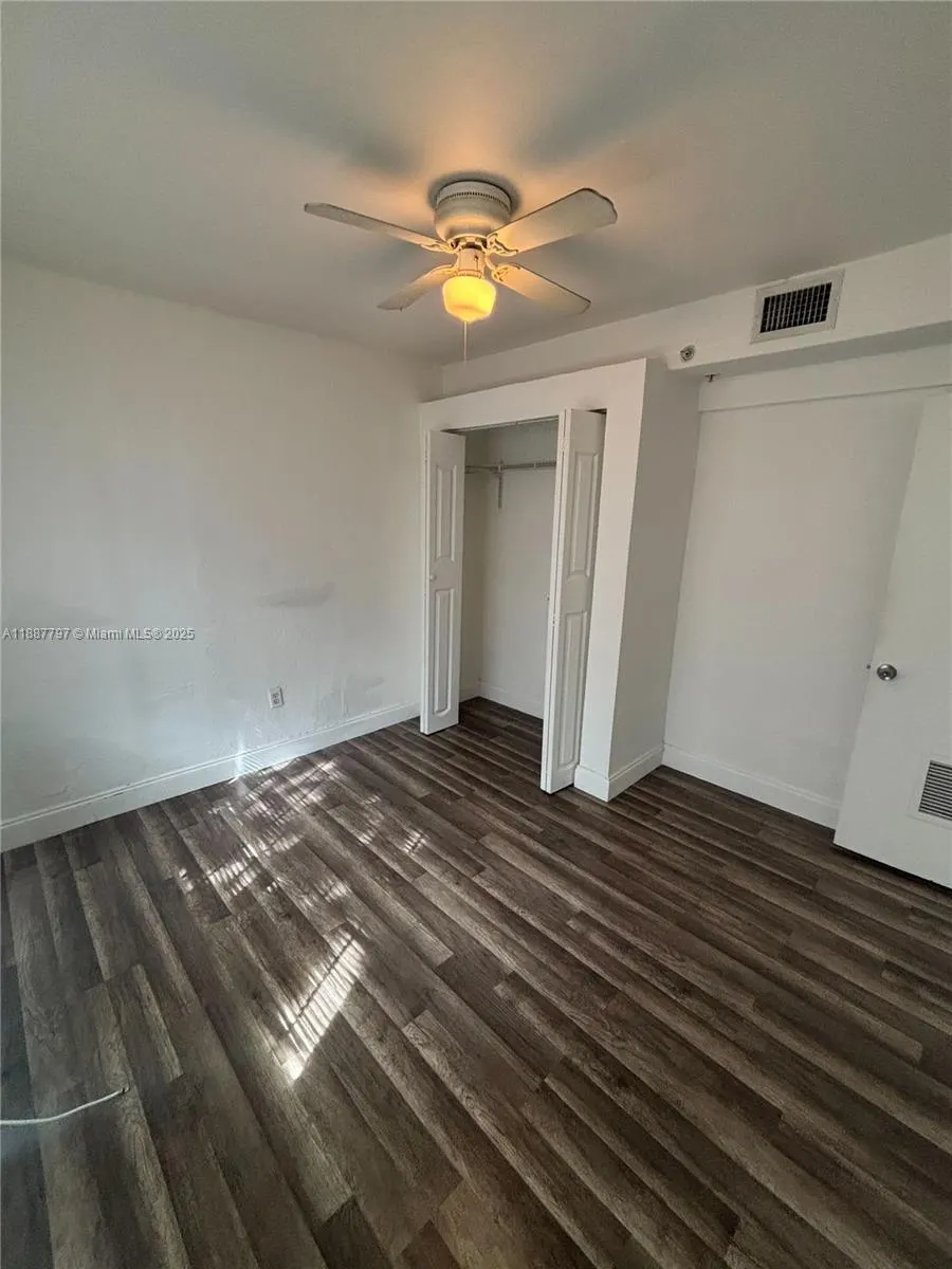 542 NW 8th St, #3