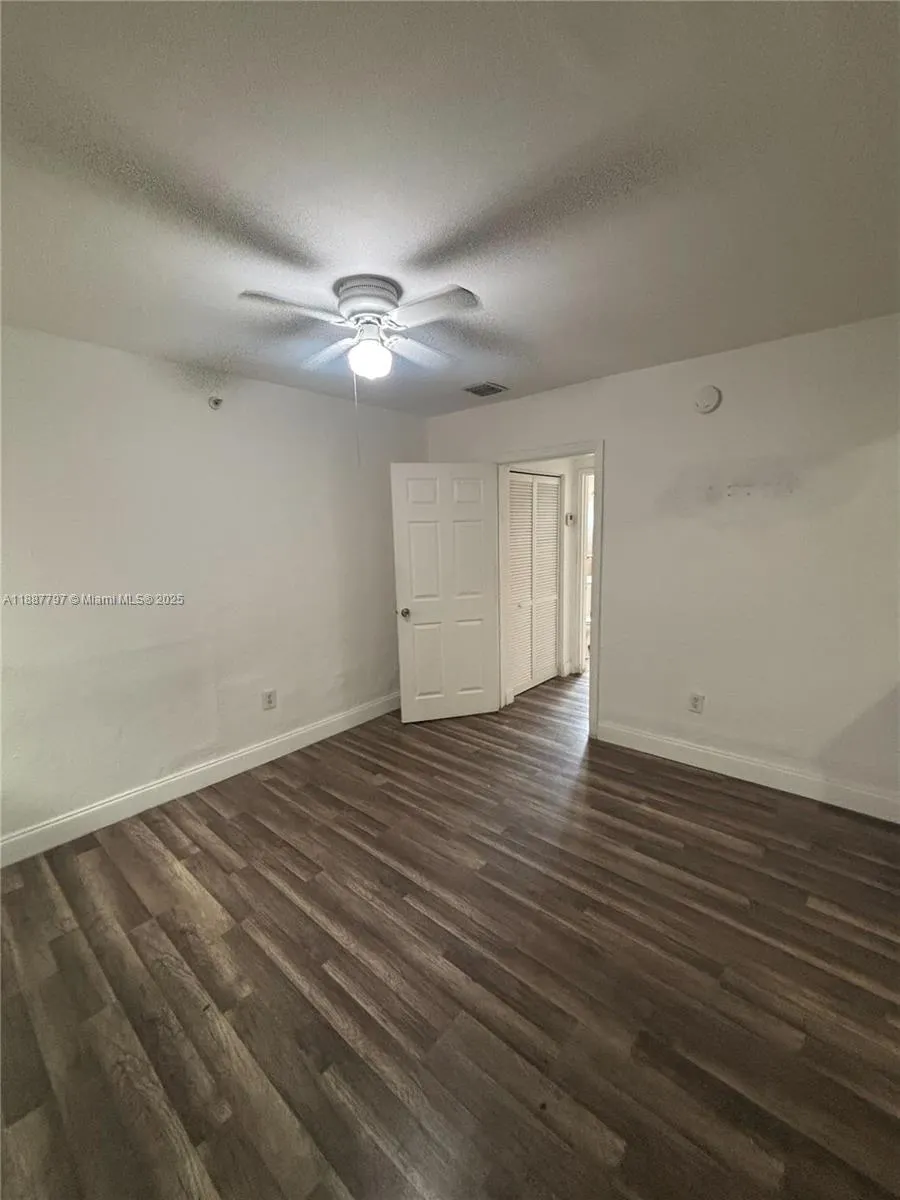 542 NW 8th St, #3