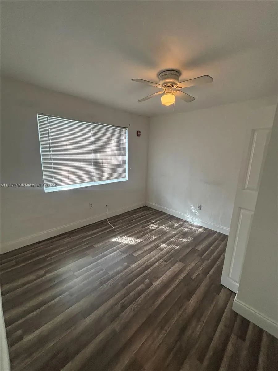 542 NW 8th St, #3
