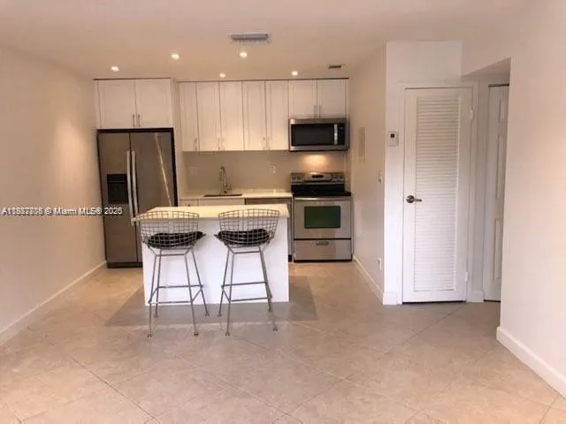 2715 TIGERTAIL AV, #103