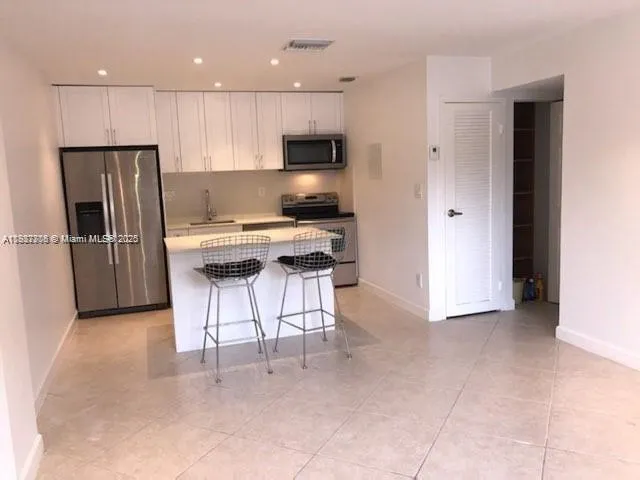 2715 TIGERTAIL AV, #103