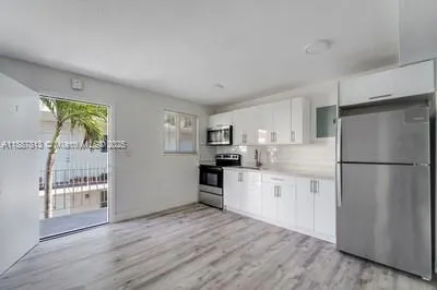 1630 NW 18th Street, #12
