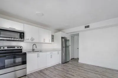 1630 NW 18th Street, #12