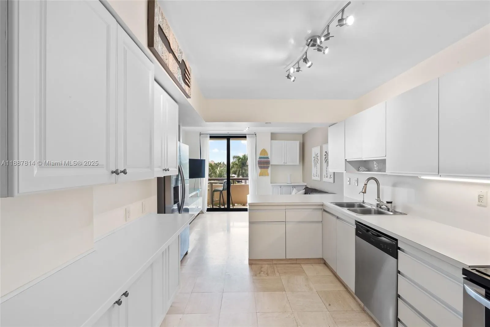 19667 Turnberry Way, #3D