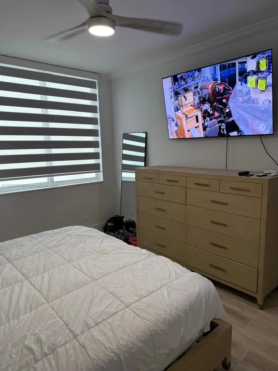 5005 Collins Ave, #1525