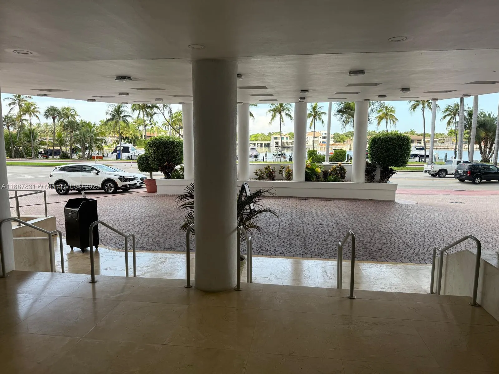 5005 Collins Ave, #1525
