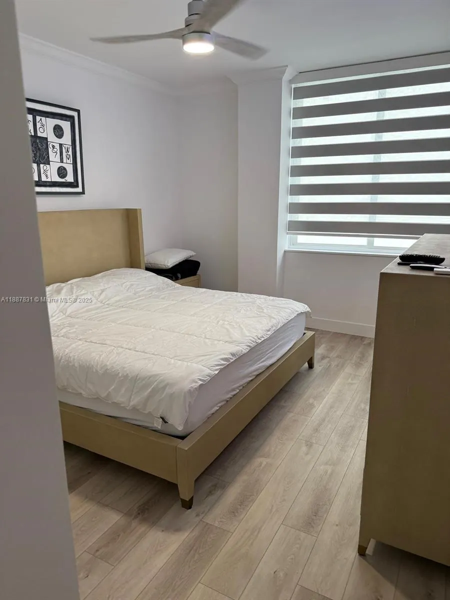 5005 Collins Ave, #1525